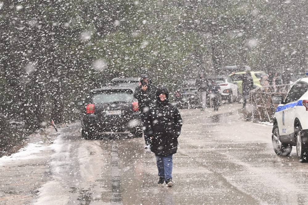 Καιρός - Χιόνι - Χιόνια - Αττική Καιρός - Χιόνι - Χιόνια - Αττική