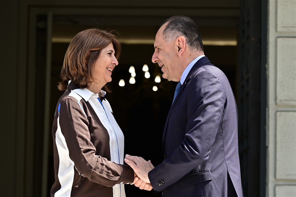 γεραπετριτης - απεσταλμεη - γγ - MARIA ANGELA HOLGUIN CUELLAR