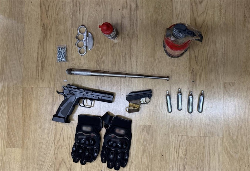 Πολυτεχνείο - Πορεία - Όπλα - Συλλήψεις Πολυτεχνείο - Πορεία - Όπλα - Συλλήψεις