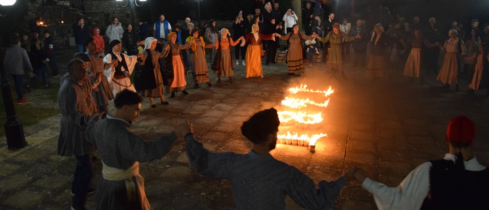 ΛΑΜΠΑΔΗΟΔΡΟΜΙΕΣ ΚΑΝΔΗΛΑ ΛΑΜΠΑΔΗΟΔΡΟΜΙΕΣ ΚΑΝΔΗΛΑ