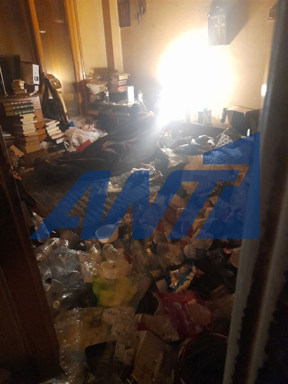 Πάτρα - σπίτι - σκουπίδια Πάτρα - σπίτι - σκουπίδια