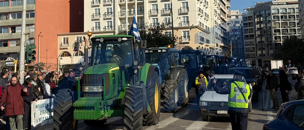 Οι αγρότες έφτασαν στο λιμάνι της Θεσσαλονίκης