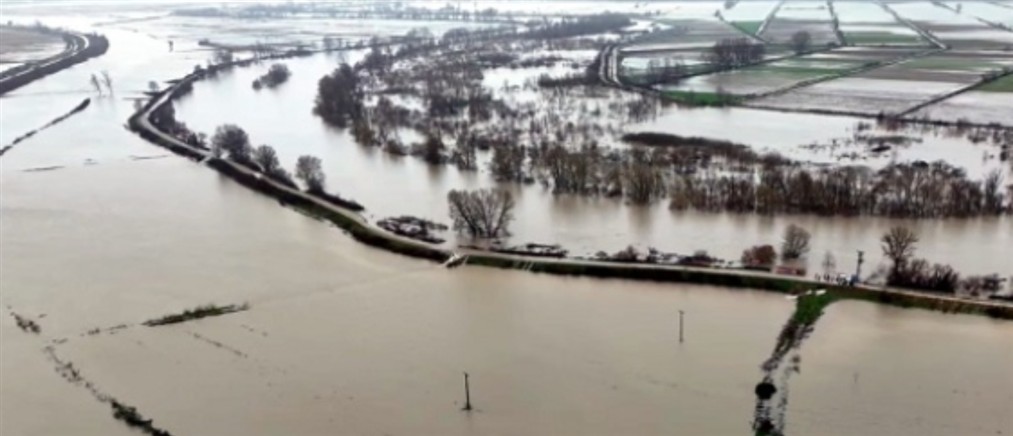 Πλημμύρες στον Έβρο: Θραύση στο ανάχωμα της Κορνοφωλιάς βυθίζει στο νερό τον δήμο Σουφλίου