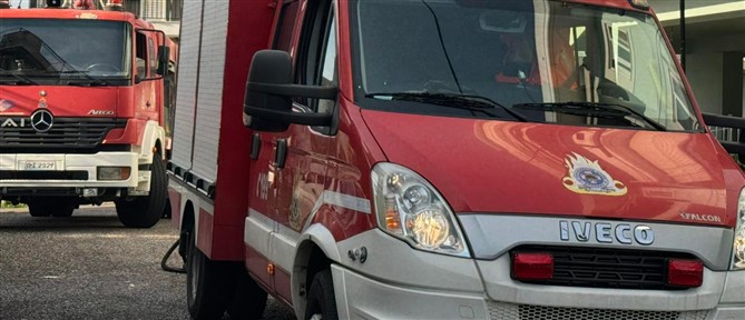 Θεσσαλονίκη: Άρπαξε το σπίτι της φωτιά και μπήκε μέσα για να την σβήσει - Απεγκλωβίστηκε ημιλιπόθυμη