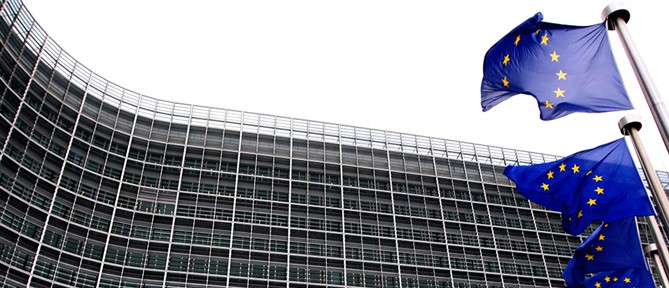 Ευρωπαϊκή Επιτροπή: Σταθερές οι προμήθειες πετρελαίου - Ανησυχία για την επάρκεια των καυσίμων για τα αεροσκάφη