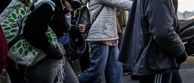 Δικογραφία σε βάρος 81χρονου για απειλή μαθητών στου Ρέντη