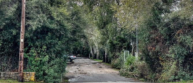 Διπλή δολοφονία στη Φοινικούντα: Ποινική δίωξη στη σύντροφο του ανιψιού του ιδιοκτήτη του κάμπινγκ