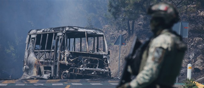Μεξικό: Κύμα βίας πυροδοτεί ο θάνατος του "Ελ Μέντσο" - Η πρόεδρος Σέινμπαουμ απευθύνει έκκληση για ψυχραιμία