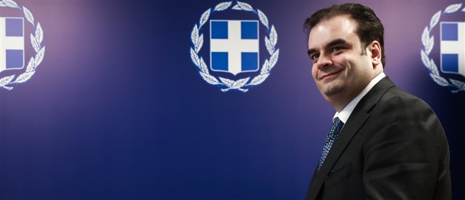 Πιερρακάκης: Αυξάνεται το ακατάσχετο όριο των τραπεζικών λογαριασμών στα 1.600 ευρώ