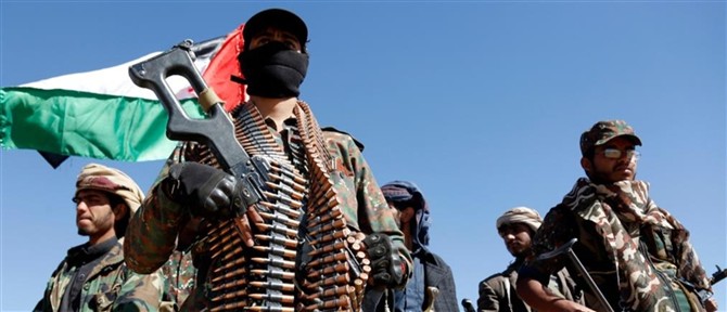 Το Ιράν απειλεί να αποκλείσει την Ερυθρά Θάλασσα
