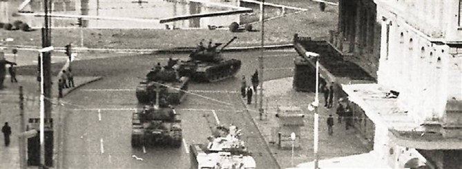 21η Απριλίου 1967: Η ημέρα που η Ελλάδα “μπήκε στον γύψο”
