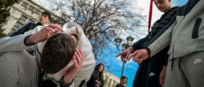 Κοζάνη: Ανήλικοι χτύπησαν με γροθιές συνομήλικό τους και συνελήφθησαν