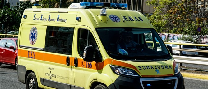 Καλλιθέα: Δίκυκλο παρέσυρε και τραυμάτισε ανήλικο