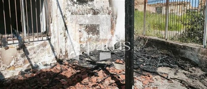 Χανιά: Αντί για τον Ιούδα έκαψαν… το σχολείο (εικόνες)