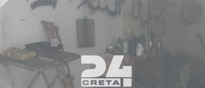 Ηράκλειο: Εγκαταλελειμμένο κτίριο τυλίχθηκε στις φλόγες (εικόνες)