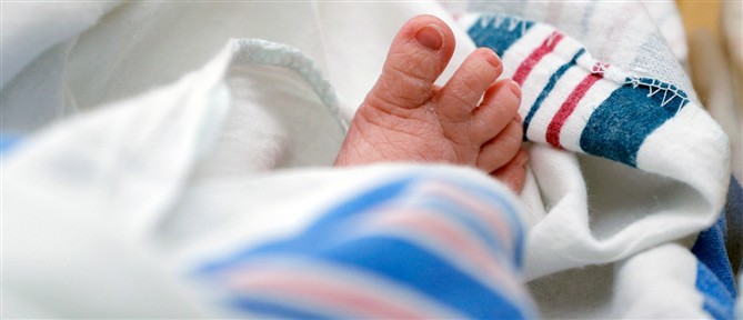 Υπόθεση-θρίλερ με βρέφος: Συνελήφθησαν 48χρονος και 20χρονη για ψευδή στοιχεία