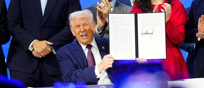 Τραμπ: Απειλεί την Κίνα με τελωνειακούς δασμούς 50%, αν βοηθήσει στρατιωτικά το Ιράν